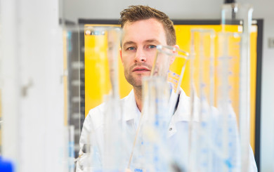 ProQR scientist in the lab