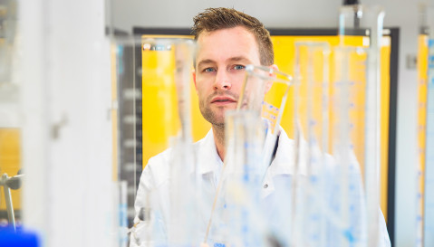 ProQR scientist in the lab
