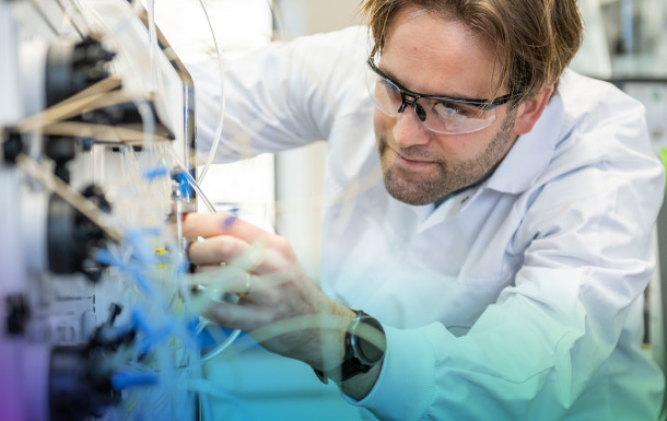 Male scientist working in the lab