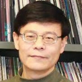 A headshot of Yi-Tao Yu